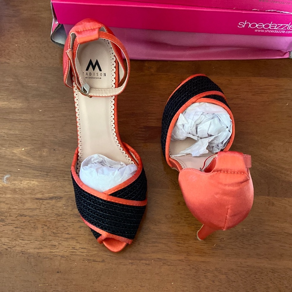 Coral and black, only one shoes was worn(don’t ask)